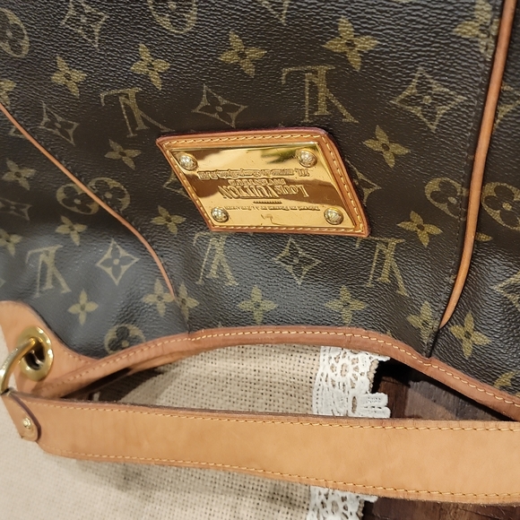 Authentic Louis Vuitton Gallirea PM bag🤩 - Picture 11 of 15